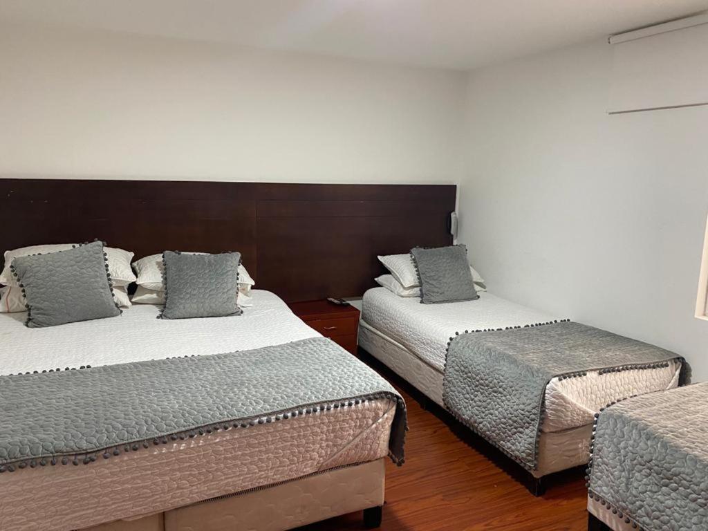 Hotel Harrington 63 ボゴタ エクステリア 写真